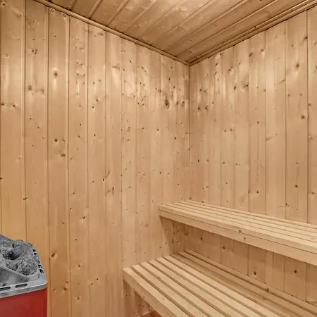In With Sauna *